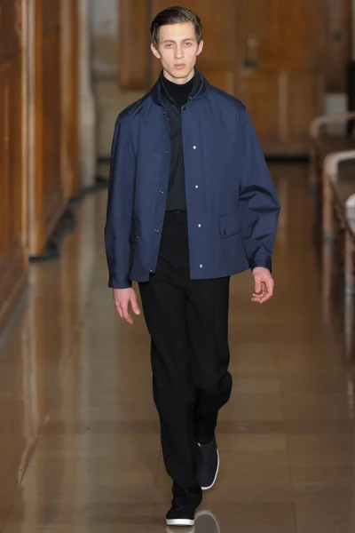 Look 12
